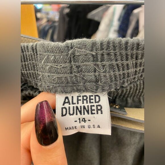 Alfred Dunner sz.14 Grey w/belt pants NEW - Picture 2 of 3